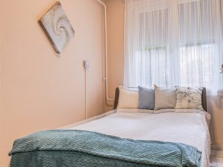 Eladó 70 m²-estársasházi lakás IV. Kerület (Káposztásmegyer I.) , Lakkozó utca: 89'900'000 Ft