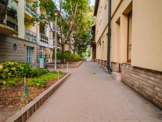 Kiadó 20 m²-esüzlethelyiség utcai bejárattal IV. Kerület (Újpest) , Arany János utca: 199'000 Ft