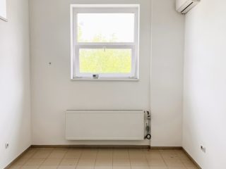 Kiadó 16 m²-esegyéb üzlethelyiség IV. Kerület (Újpest) , Baross utca: 48'000 Ft