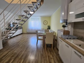 Eladó 75 m²-esházrész IV. Kerület (Újpest) , Istvántelki közeli út: 82'000'000 Ft