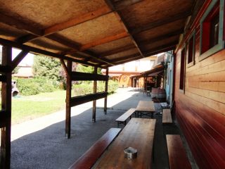 Eladó 1400 m²-esvendéglátó egység utcai bejárattal IV. Kerület (Újpest) , Kisfaludy utca: 350'000'000 Ft