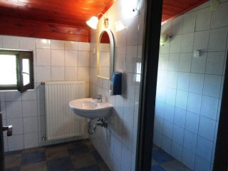 Eladó 1400 m²-esvendéglátó egység utcai bejárattal IV. Kerület (Újpest) , Kisfaludy utca: 350'000'000 Ft