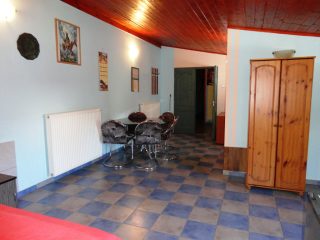 Eladó 1400 m²-esvendéglátó egység utcai bejárattal IV. Kerület (Újpest) , Kisfaludy utca: 350'000'000 Ft