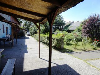 Eladó 1400 m²-esvendéglátó egység utcai bejárattal IV. Kerület (Újpest) , Kisfaludy utca: 350'000'000 Ft