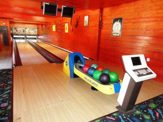 Eladó 1400 m²-esvendéglátó egység utcai bejárattal IV. Kerület (Újpest) , Kisfaludy utca: 350'000'000 Ft