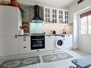 Eladó 60 m²-estársasházi lakás IV. Kerület (Újpest) , Lőrincz utca környékén: 88'000'000 Ft