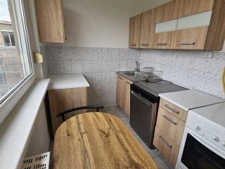 Eladó 60 m²-estársasházi lakás IV. Kerület (Újpest) , Munkásotthon utca: 250'000 Ft