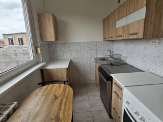Eladó 60 m²-estársasházi lakás IV. Kerület (Újpest) , Munkásotthon utca: 250'000 Ft
