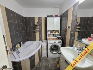 Eladó 92 m²-estársasházi lakás IV. Kerület (Újpest) , Széchenyi tér: 118'000'000 Ft