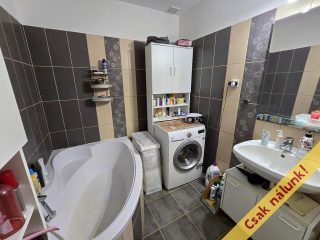 Eladó 92 m²-estársasházi lakás IV. Kerület (Újpest) , Széchenyi tér: 118'000'000 Ft