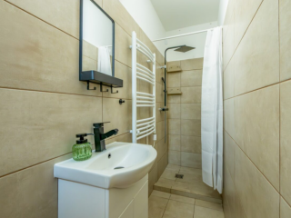 Eladó 46 m²-estársasházi lakás IV. Kerület (Újpest) , Újpesti piac mellett utca: 56'800'000 Ft