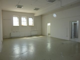 Kiadó 6000 m²-esegyéb üzlethelyiség IV. Kerület (Újpest) , Váci út: 1'000 EUR