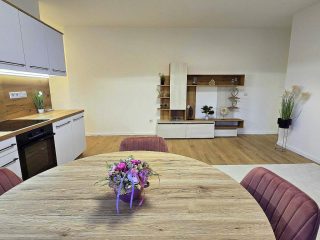 Eladó 75 m²-estársasházi lakás IV. Kerület (Újpest-kertváros) , Attila utca: 99'900'000 Ft