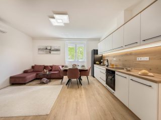 Eladó 75 m²-estársasházi lakás IV. Kerület (Újpest-kertváros) , Attila utca: 96'000'000 Ft