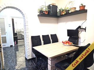 Eladó 73 m²-esházrész IV. Kerület (Újpest-kertváros) , Lőrinc utca: 78'000'000 Ft