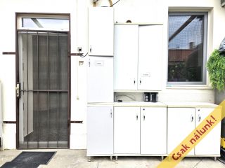 Eladó 73 m²-esházrész IV. Kerület (Újpest-kertváros) , Lőrinc utca: 78'000'000 Ft