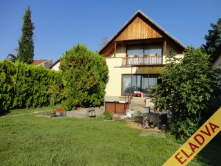 Eladó 250 m²-escsaládi ház IV. Kerület (Újpest-kertváros) , Megyer: 145'000'000 Ft
