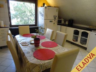 Eladó 250 m²-escsaládi ház IV. Kerület (Újpest-kertváros) , Megyer: 145'000'000 Ft