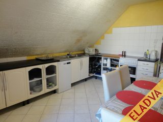 Eladó 250 m²-escsaládi ház IV. Kerület (Újpest-kertváros) , Megyer: 145'000'000 Ft