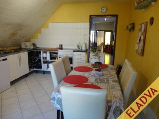 Eladó 250 m²-escsaládi ház IV. Kerület (Újpest-kertváros) , Megyer: 145'000'000 Ft