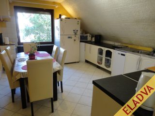 Eladó 250 m²-escsaládi ház IV. Kerület (Újpest-kertváros) , Megyer: 145'000'000 Ft