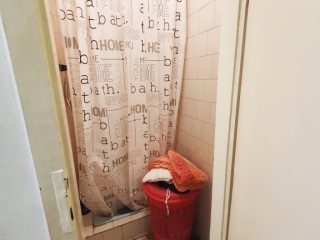 Eladó 43 m²-esüzlethelyiség utcai bejárattal IX. Kerület (Belső Ferencváros) , Ferenc körúti Villamosmegálló közeli utca: 6'800'000 Ft