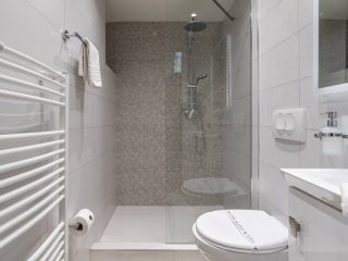 Eladó 106 m²-estársasházi lakás IX. Kerület (Belső Ferencváros) , Ferencz körút: 164'900'000 Ft