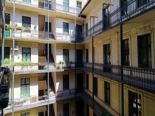 Eladó 91 m²-estársasházi lakás IX. Kerület (Belső Ferencváros) , József körút-Petőfi híd közelében: 179'900'000 Ft