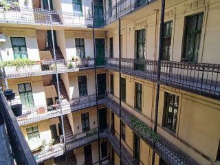 Eladó 91 m²-estársasházi lakás IX. Kerület (Belső Ferencváros) , József körút-Petőfi híd közelében: 179'900'000 Ft