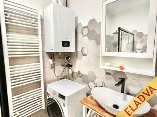 Eladó 37 m²-estársasházi lakás IX. Kerület (Középső Ferencváros (Rehabilitációs terület)) , Másfélszobás I.em. erkélyes lakás ELADÓ: 67'900'000 Ft