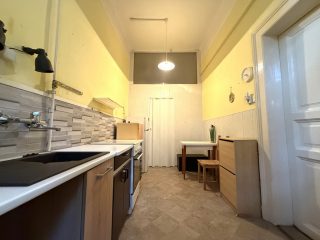 Eladó 27 m²-estársasházi lakás IX. Kerület (Középső Ferencváros (Rehabilitációs terület)) , Üllői út: 41'500'000 Ft