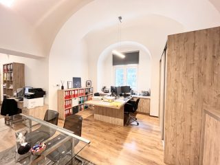 Kiadó 52 m²-esegyéb üzlethelyiség V. Kerület (Bank negyed) , Október 6. utca: 450'000 Ft