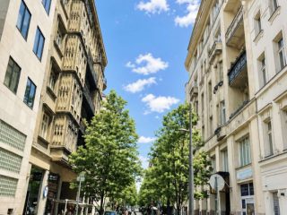 Eladó 61 m²-estársasházi lakás V. Kerület (Belváros) , Azonnal költözhető belvárosi ingatlan V.ker.egyik legjobb utcájában !: 98'900'000 Ft