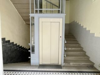 Eladó 61 m²-estársasházi lakás V. Kerület (Belváros) , Azonnal költözhető belvárosi ingatlan V.ker.egyik legjobb utcájában !: 98'900'000 Ft