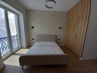 Kiadó 84 m²-estársasházi lakás V. Kerület (Belváros) , Károly körút: 550'000 Ft