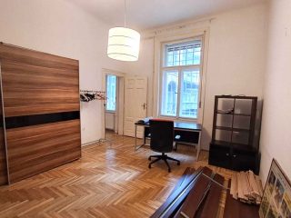 Eladó 86 m²-estársasházi lakás V. Kerület (Belváros) , Váci utca: 179'000'000 Ft