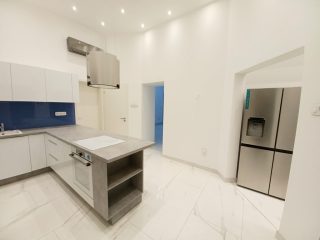 Eladó 78 m²-estársasházi lakás V. Kerület (Lipótváros) , Báthory utca: 437'000 EUR