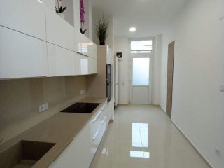 Eladó 53 m²-estársasházi lakás V. Kerület (Lipótváros) , Hold utca: 139'000'000 Ft