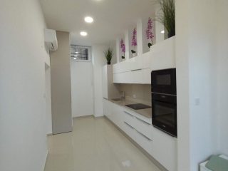 Eladó 53 m²-estársasházi lakás V. Kerület (Lipótváros) , Hold utca: 139'000'000 Ft