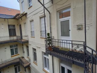 Eladó 53 m²-estársasházi lakás V. Kerület (Lipótváros) , Hold utca: 139'000'000 Ft