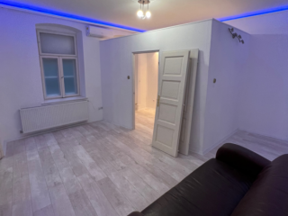 Kiadó 40 m²-eslakásban kialakított iroda V. Kerület (Lipótváros) , Szent István körút: 280'000 Ft