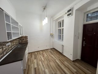 Kiadó 40 m²-eslakásban kialakított iroda V. Kerület (Lipótváros) , Szent István körút: 280'000 Ft