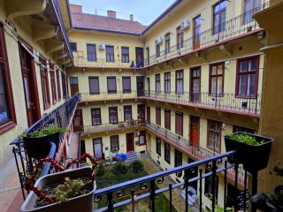 Eladó 82 m²-estársasházi lakás VI. Kerület (1068 irányítószám) , Felső erdősor utca: 96'000'000 Ft