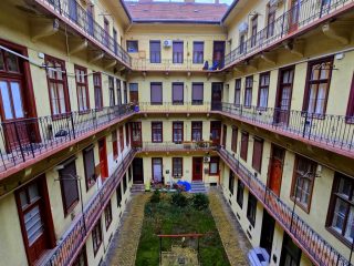 Eladó 82 m²-estársasházi lakás VI. Kerület (1068 irányítószám) , Felső erdősor utca: 96'000'000 Ft