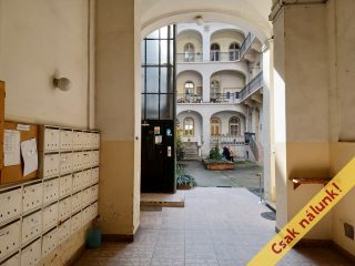 Eladó 28 m²-estársasházi lakás VI. Kerület (Diplomatanegyed) , Kodály Körönd közelében, Benczúr utca: 44'500'000 Ft
