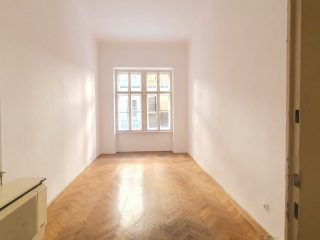 Eladó 71 m²-estársasházi lakás VI. Kerület (Nagykörúton belül) , ANDRÁSSY ÚT mellett: 89'900'000 Ft