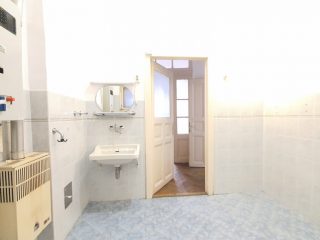 Eladó 71 m²-estársasházi lakás VI. Kerület (Nagykörúton belül) , ANDRÁSSY ÚT mellett: 89'900'000 Ft