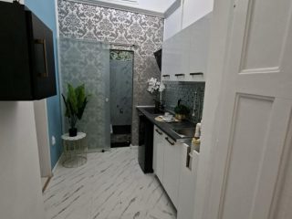 Eladó 22 m²-estársasházi lakás VI. Kerület (Nagykörúton belül) , Hajós utca: 49'900'000 Ft