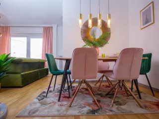 Kiadó 110 m²-estársasházi lakás VI. Kerület (Terézváros) , Bajcsy-Zsilinszky út: 2'100 EUR