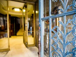 Kiadó 110 m²-estársasházi lakás VI. Kerület (Terézváros) , Bajcsy-Zsilinszky út: 2'100 EUR